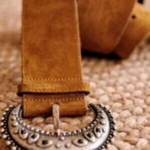 LOUVE BELT